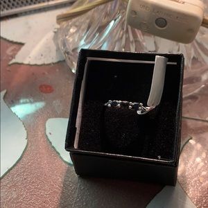 Sapphire ring set in white gold